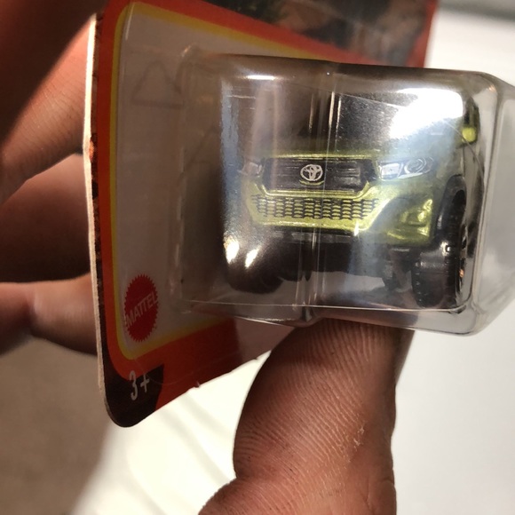 2018 Toyota Hilux - Picture 4 of 8